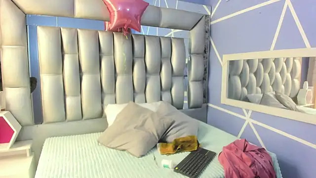 Snapshot of sophia_ny chatting on December 2025 01:38:02 PM sophia ny online show from December 2025 01:38:02 PM