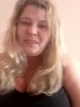 Snapshot of ParisMimi chatting on January 2026 10:08:02 AM ParisMimi online show from January 2026 10:08:02 AM