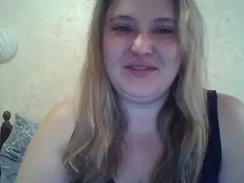 Snapshot of ParisMimi chatting on February 2026 07:51:02 AM ParisMimi online show from February 2026 07:51:02 AM
