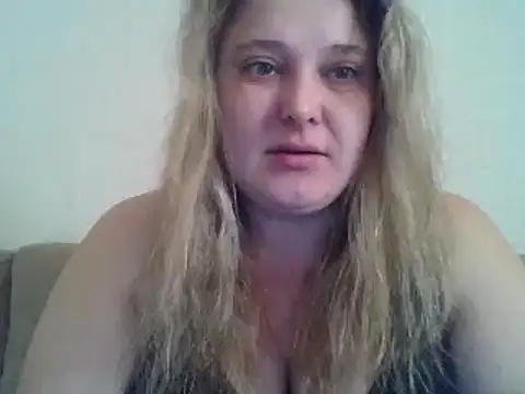 Snapshot of ParisMimi chatting on February 2026 07:25:02 AM ParisMimi online show from February 2026 07:25:02 AM