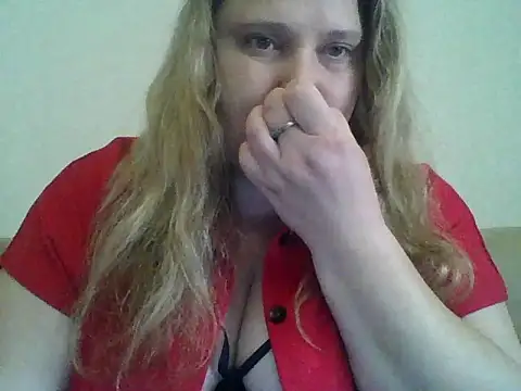 Snapshot of ParisMimi chatting on April 2026 10:39:01 AM ParisMimi online show from April 2026 10:39:01 AM