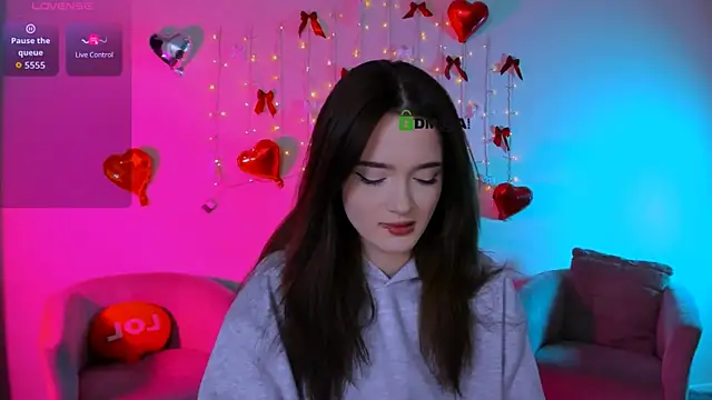 liana kisses online show from April 2026 07:03:02 PM