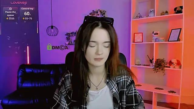 liana kisses online show from April 2026 07:17:02 PM