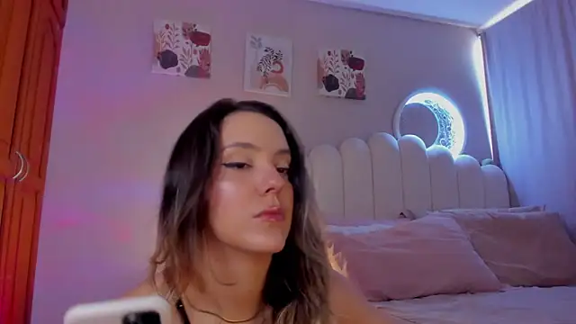 martinaaricci online show from November 2025 02:34:02 PM