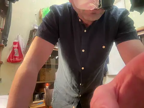 Snapshot of Ariel_Ari chatting on February 2025 01:30:02 AM Ariel Ari online show from February 2025 01:30:02 AM