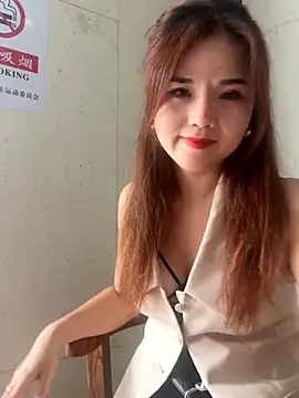 Efangfang online show from September 2025 02:00:02 AM