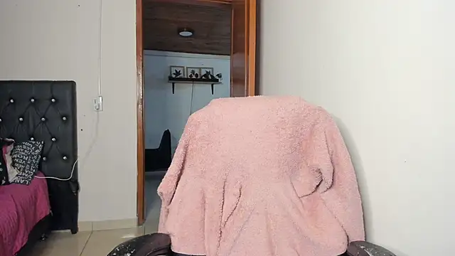 Imluna93 online show from February 2025 12:17:01 PM