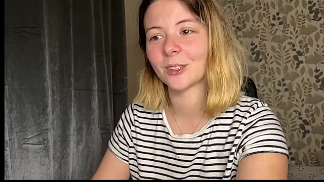 Snapshot of Nina_blain chatting on January 2025 10:46:01 AM Nina blain online show from January 2025 10:46:01 AM