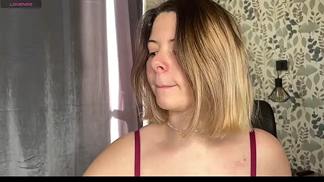 Snapshot of Nina_blain chatting on March 2025 07:58:02 AM Nina blain online show from March 2025 07:58:02 AM