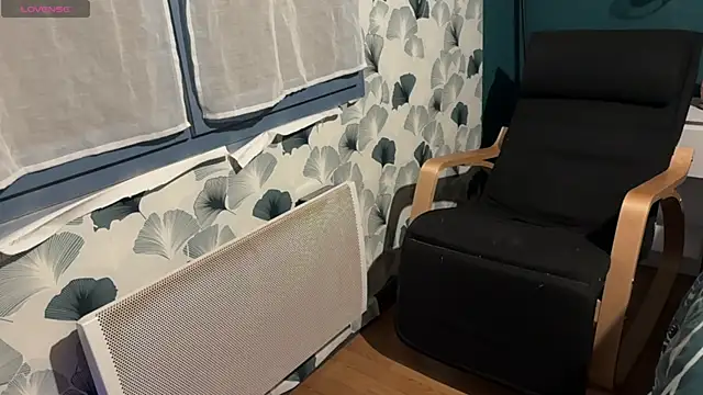 Snapshot of Nina_blain chatting on September 2025 07:09:02 AM Nina blain online show from September 2025 07:09:02 AM