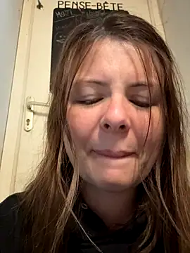 Snapshot of Nina_blain chatting on September 2025 09:01:02 AM Nina blain online show from September 2025 09:01:02 AM