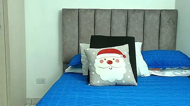 karina lewis  online show from December 2025 05:25:01 AM