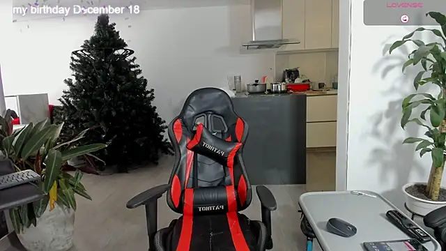 Snapshot of TROYWESLY- chatting on December 2025 03:50:02 PM TROYWESLY- online show from December 2025 03:50:02 PM