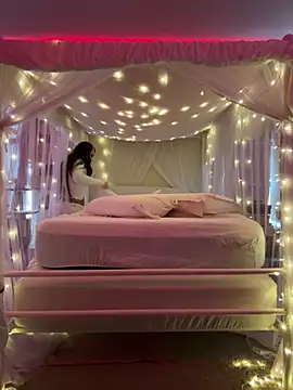 Snapshot of 18petitewhitegirl chatting on February 2025 09:53:02 PM 18petitewhitegirl online show from February 2025 09:53:02 PM