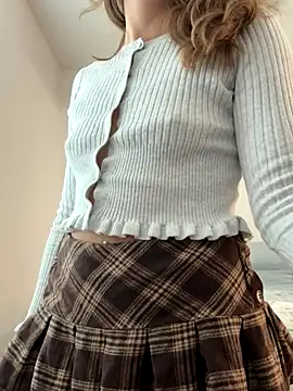 Snapshot of 18petitewhitegirl chatting on October 2025 12:25:01 AM 18petitewhitegirl online show from October 2025 12:25:01 AM