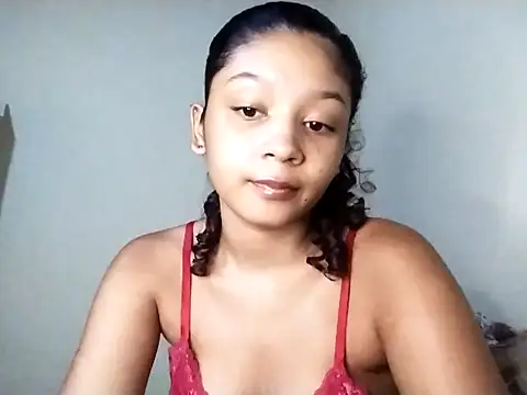 Snapshot of heleny901 chatting on February 2025 08:36:01 PM heleny901 online show from February 2025 08:36:01 PM