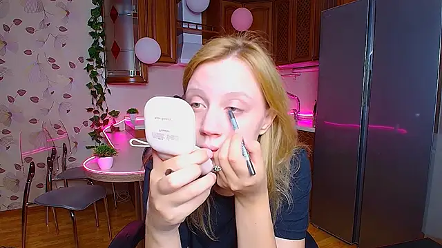 Snapshot of SexyNadi chatting on September 2025 01:18:01 AM SexyNadi online show from September 2025 01:18:01 AM