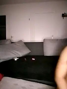 Snapshot of MarochienneAnissa chatting on April 2026 02:21:02 AM MarochienneAnissa online show from April 2026 02:21:02 AM