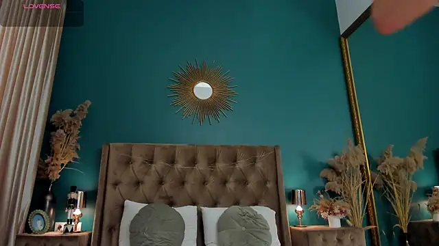 Snapshot of AprilWong chatting on March 2025 12:22:01 PM AprilWong online show from March 2025 12:22:01 PM