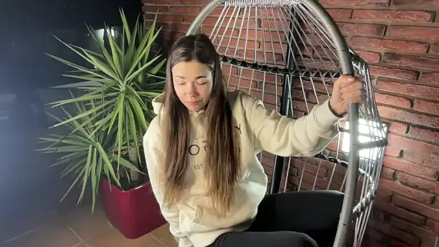 Mika Miller online show from March 2026 06:58:01 PM