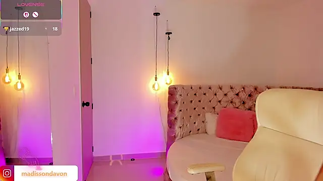 madisson davon online show from October 2025 08:31:01 PM