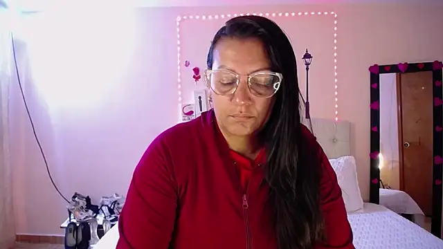 Victoria Red01 online show from February 2025 02:10:01 PM