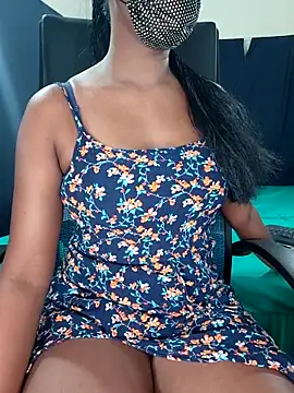 Snapshot of Midnight_Blossom chatting on May 2026 10:37:02 PM Midnight Blossom online show from May 2026 10:37:02 PM