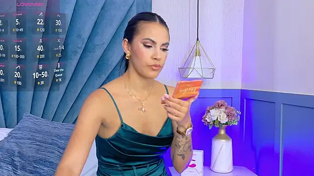 Snapshot of Camille_Torres chatting on January 2025 12:35:01 PM Camille Torres online show from January 2025 12:35:01 PM