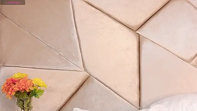 Snapshot of Camille_Torres chatting on October 2025 02:14:01 PM Camille Torres online show from October 2025 02:14:01 PM