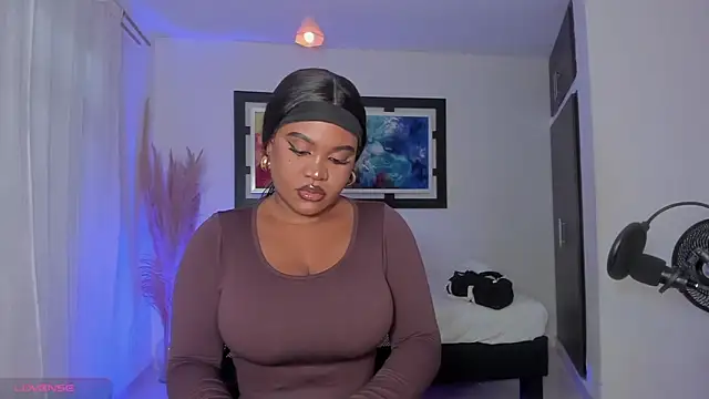 Snapshot of Scarlett_811 chatting on April 2026 09:10:02 PM Scarlett 811 online show from April 2026 09:10:02 PM