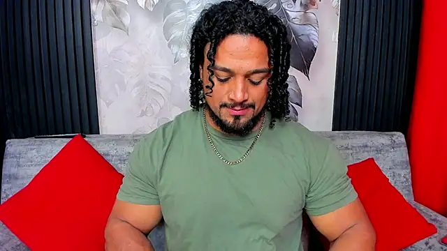 Snapshot of MikeEstevess chatting on April 2026 04:46:02 AM MikeEstevess online show from April 2026 04:46:02 AM