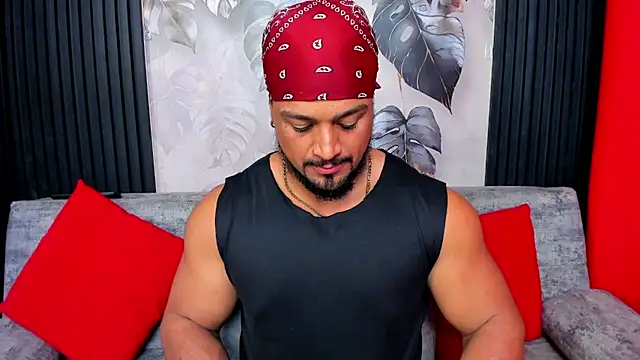 Snapshot of MikeEstevess chatting on April 2026 12:30:02 AM MikeEstevess online show from April 2026 12:30:02 AM