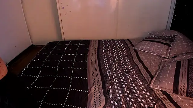 valerie luxe  online show from January 2026 06:29:01 AM