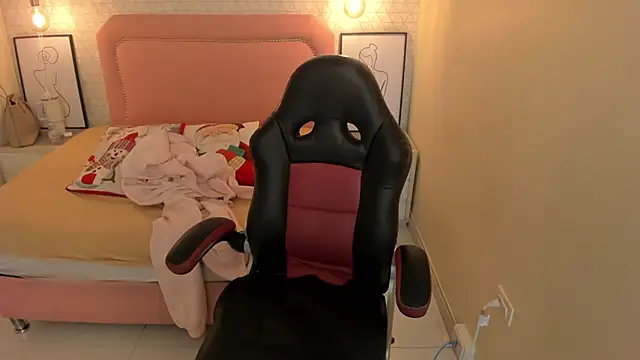 Kittytimberlake online show from December 2025 12:36:01 PM