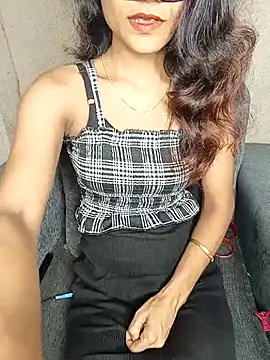 Snapshot of REVA_DARLING chatting on October 2025 05:06:01 AM REVA DARLING online show from October 2025 05:06:01 AM