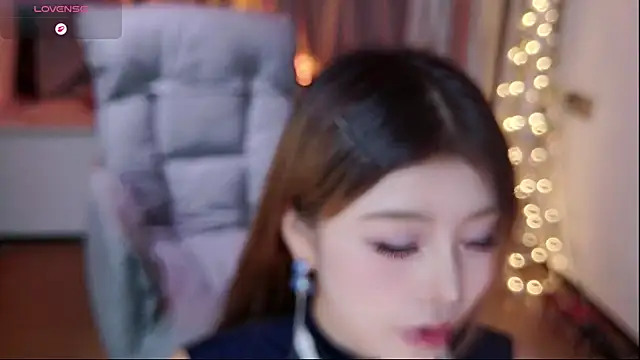 Snapshot of Momoever123456 chatting on October 2025 02:28:01 PM Momoever123456 online show from October 2025 02:28:01 PM