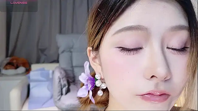 Snapshot of Momoever123456 chatting on November 2025 02:32:02 PM Momoever123456 online show from November 2025 02:32:02 PM