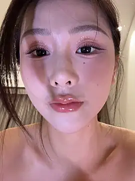 Snapshot of Momoever123456 chatting on April 2026 03:34:01 PM Momoever123456 online show from April 2026 03:34:01 PM