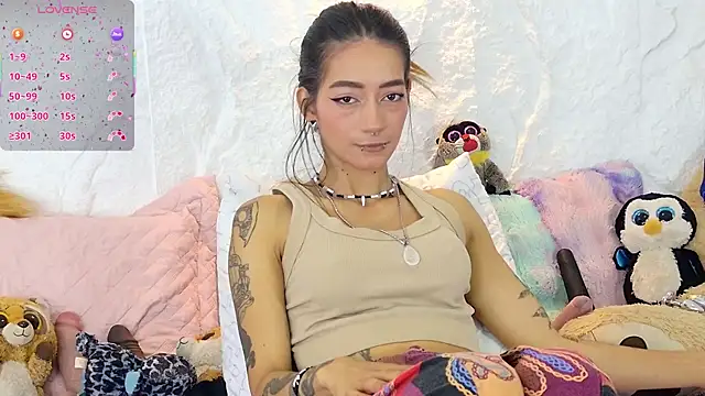 zorravioletta1 online show from October 2025 01:22:01 PM