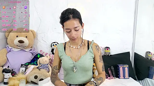 Snapshot of zorravioletta1 chatting on December 2025 12:32:01 PM zorravioletta1 online show from December 2025 12:32:01 PM