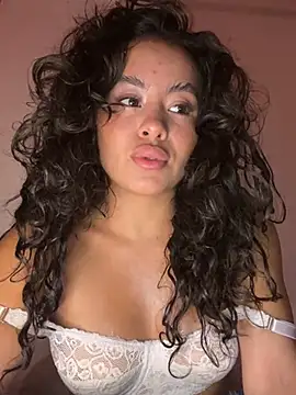 Snapshot of Marie_Rose chatting on December 2024 11:18:02 PM Marie Rose online show from December 2024 11:18:02 PM