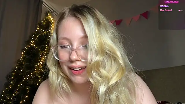 HoneyAudrey online show from December 2024 06:24:02 AM