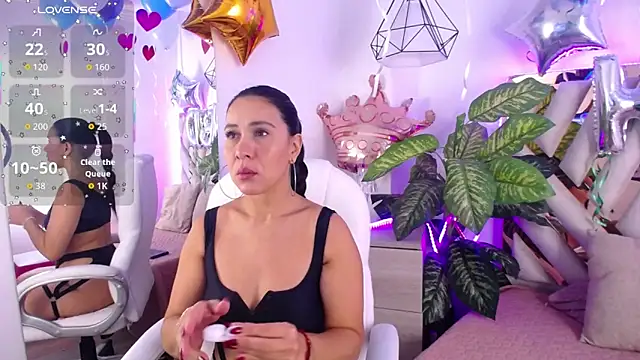 Snapshot of Camille_jhonson chatting on October 2025 10:57:01 AM Camille jhonson online show from October 2025 10:57:01 AM