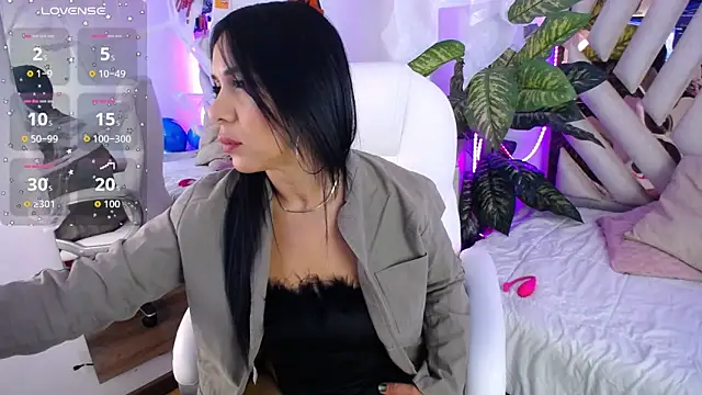 Snapshot of Camille_jhonson chatting on October 2025 10:04:01 AM Camille jhonson online show from October 2025 10:04:01 AM