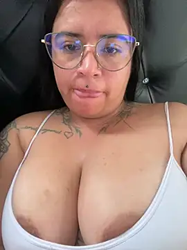 Snapshot of Devilsweet17 chatting on March 2026 02:32:01 PM Devilsweet17 online show from March 2026 02:32:01 PM