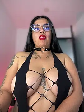 Snapshot of Devilsweet17 chatting on March 2026 10:32:01 PM Devilsweet17 online show from March 2026 10:32:01 PM