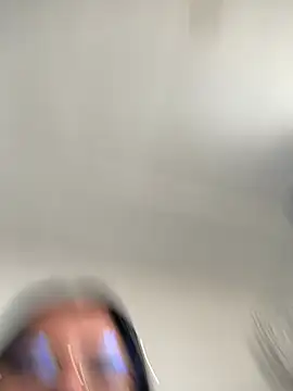 Snapshot of Devilsweet17 chatting on April 2026 03:10:02 PM Devilsweet17 online show from April 2026 03:10:02 PM