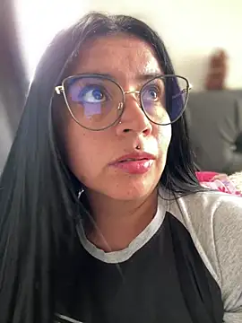 Snapshot of Devilsweet17 chatting on April 2026 08:35:02 PM Devilsweet17 online show from April 2026 08:35:02 PM