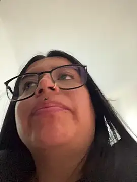 Snapshot of Devilsweet17 chatting on April 2026 06:10:01 PM Devilsweet17 online show from April 2026 06:10:01 PM