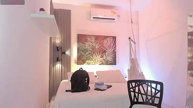 emma alice  online show from December 2025 10:13:02 AM